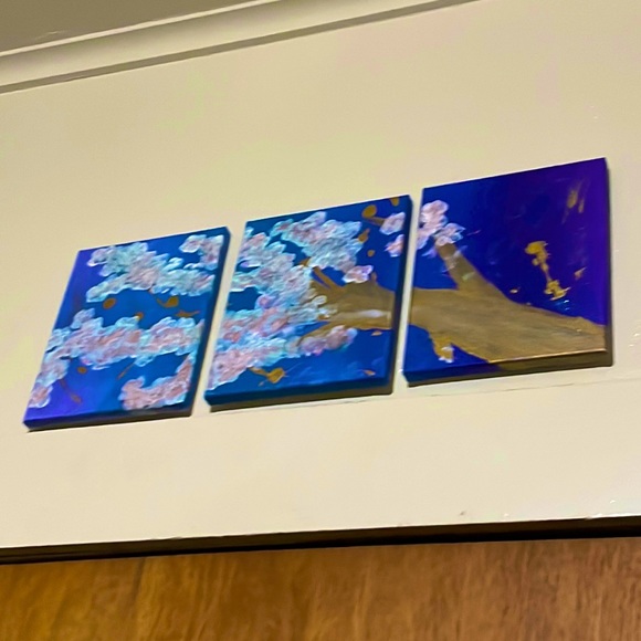 Painting Japanese cherry blossoms